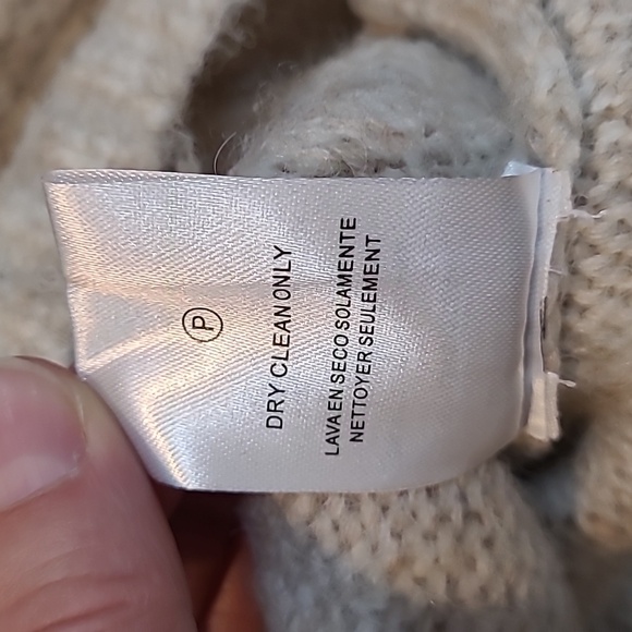 dRA women's size medium sweater - Picture 5 of 7